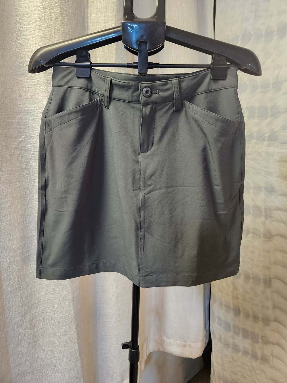 Eddie Bauer Women's Gray Athletic Golf Active Skort with Built-In Shorts